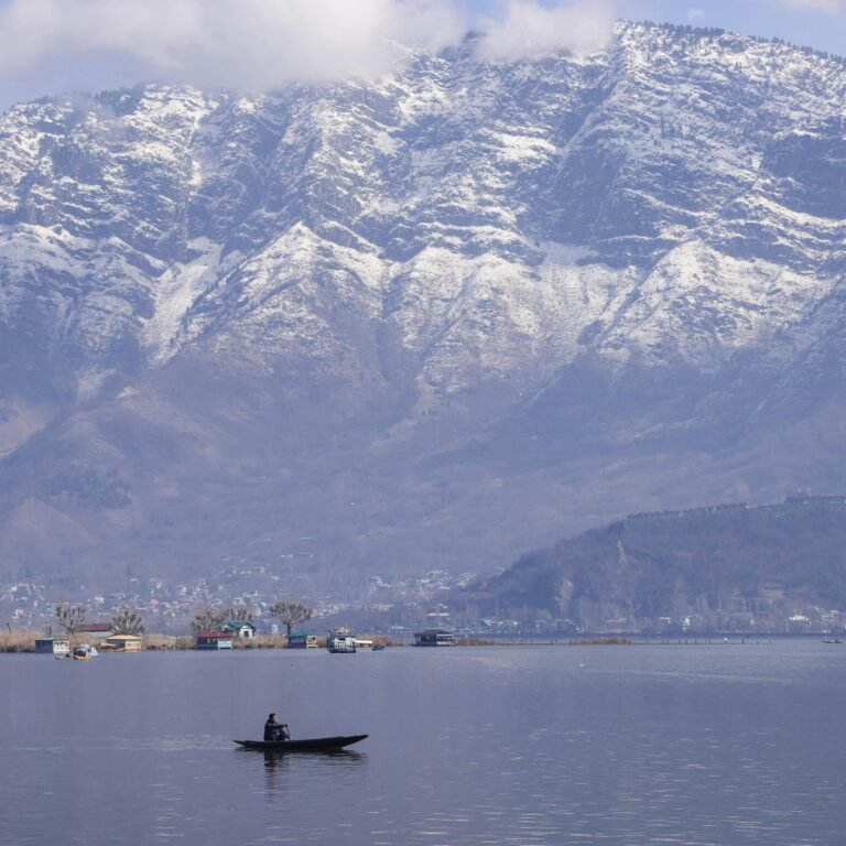 Kashmir Tour Package For Couple | Get Best offer