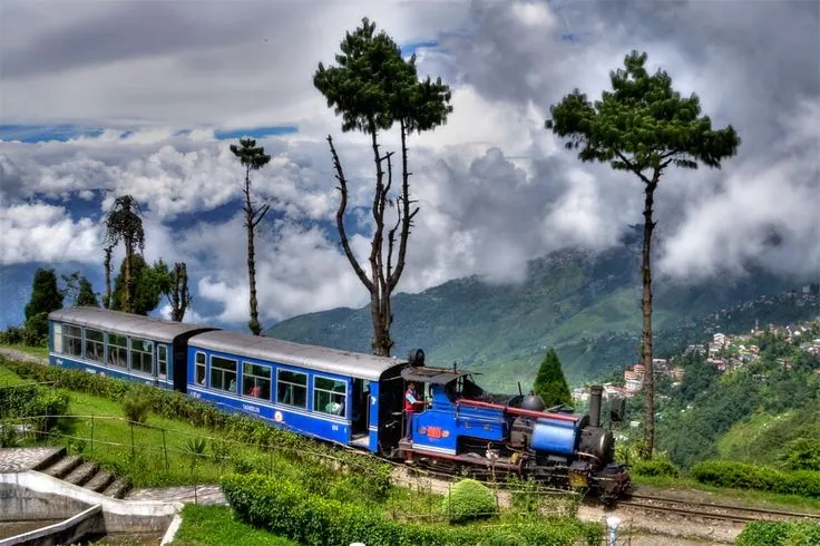 Darjeeling Himalayan Railway (Toy Train)