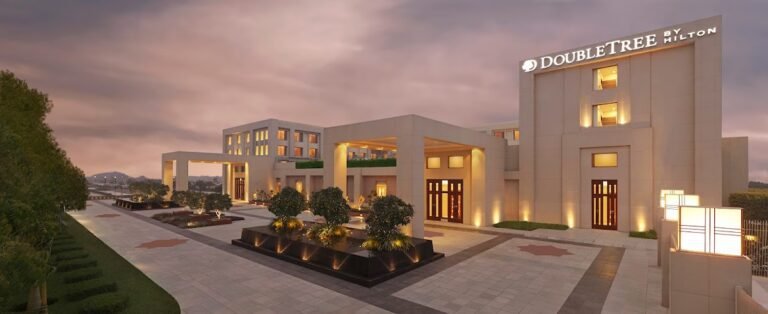 doubletree by hilton hotel agra