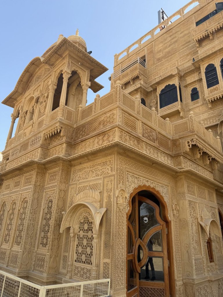 Hotel Golden Rock Jaisalmer – best hotel in jaisalmer