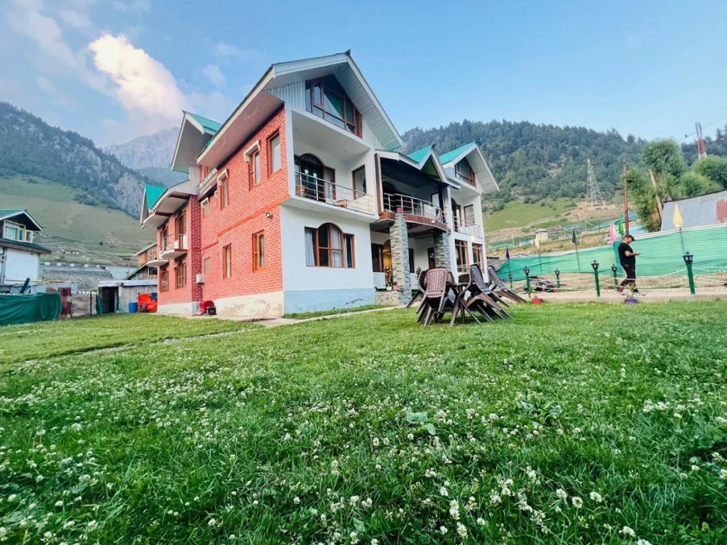GOLDEN PEAK SONAMARG