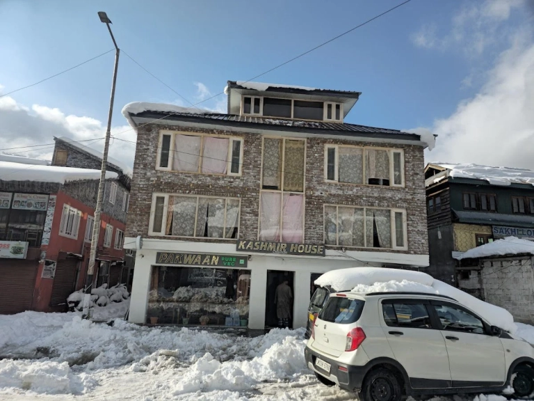 6 Nights 7 days Kashmir Trip Package With Houseboat