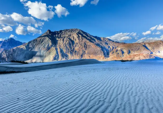 Leh ladakh tour Packages for family | Get 20% Off - 4