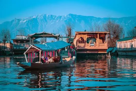 Offbeat Kashmir Tour Package