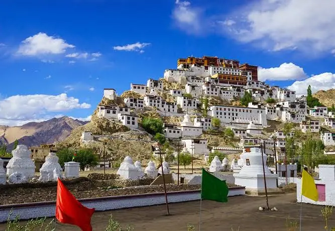 Cheapest Ladakh Tour Packages start from @16400