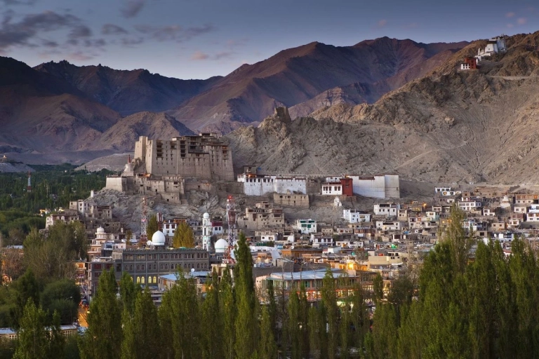 Cheap Ladakh Tour Packages Starts 𝐚𝐭 ₹8900 𝘽𝙤𝙤𝙠 𝙉𝙤𝙬!