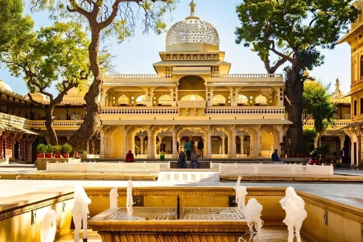 Jaipur Udaipur Tour Package for 5 Days/ City Palace